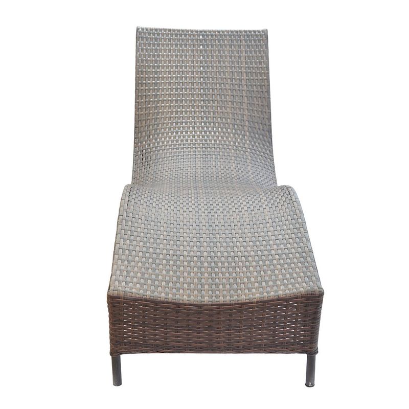 Reposera-en-rattan-sintetico-1