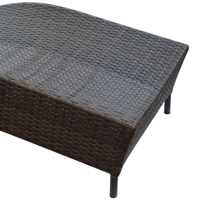 Reposera-en-rattan-sintetico-4