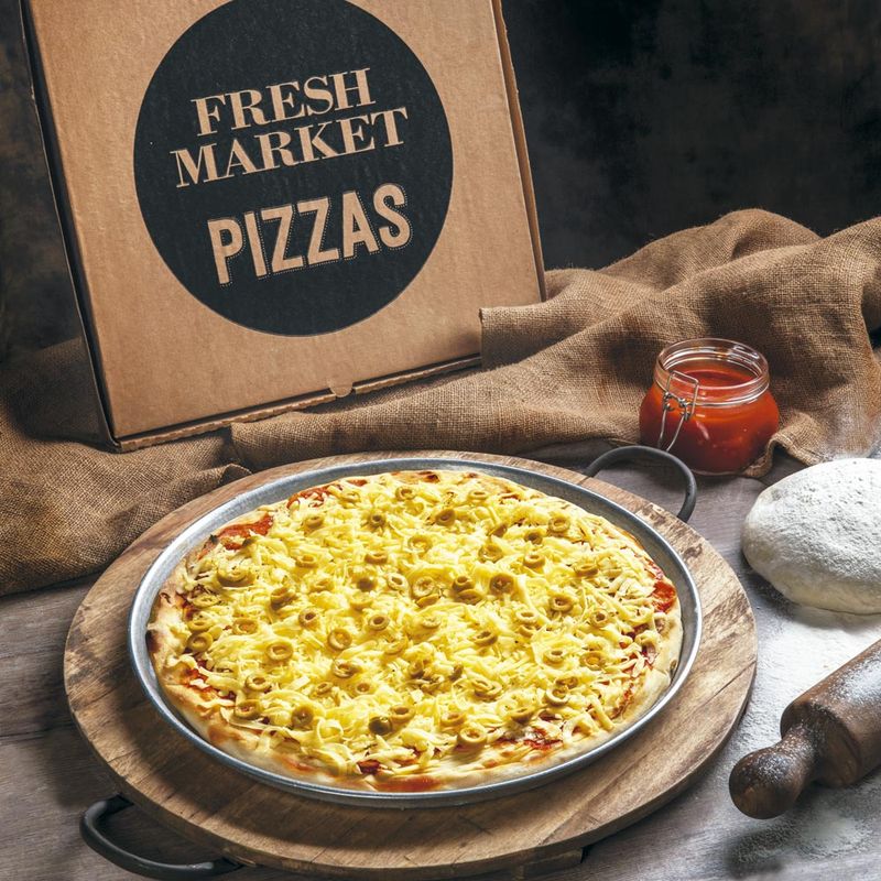 Pizza-FRESH-MARKET-Muzzarella-y-aceituna-x-un-0