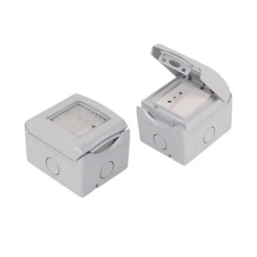 Caja ip54 con interruptor bip y toma modular mig