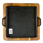 Plancha-recta-con-asa-hierro-base-madera-24x24-cm-0